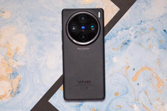 年第二财季财报；vivo X200系列入